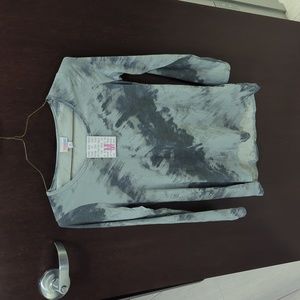 LuLaRoe Grey Tie-Dye Long Sleeve T-shirt 🟪